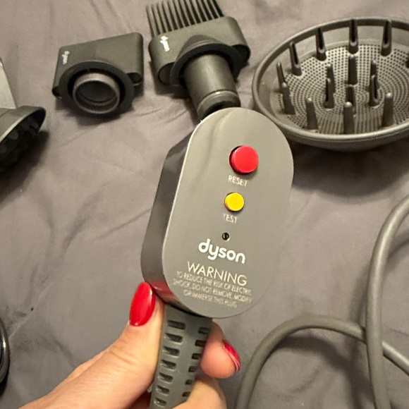 Dyson - Picture 6 of 6